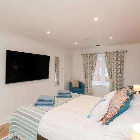 32 Quay Street * Scarborough