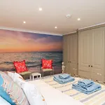 Дом отдыха 32 Quay Street Скарборо