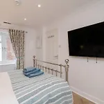 Дом отдыха 32 Quay Street Скарборо